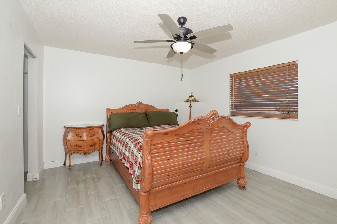 For Sale: $298,000 (2 beds, 2 baths, 1184 Square Feet)