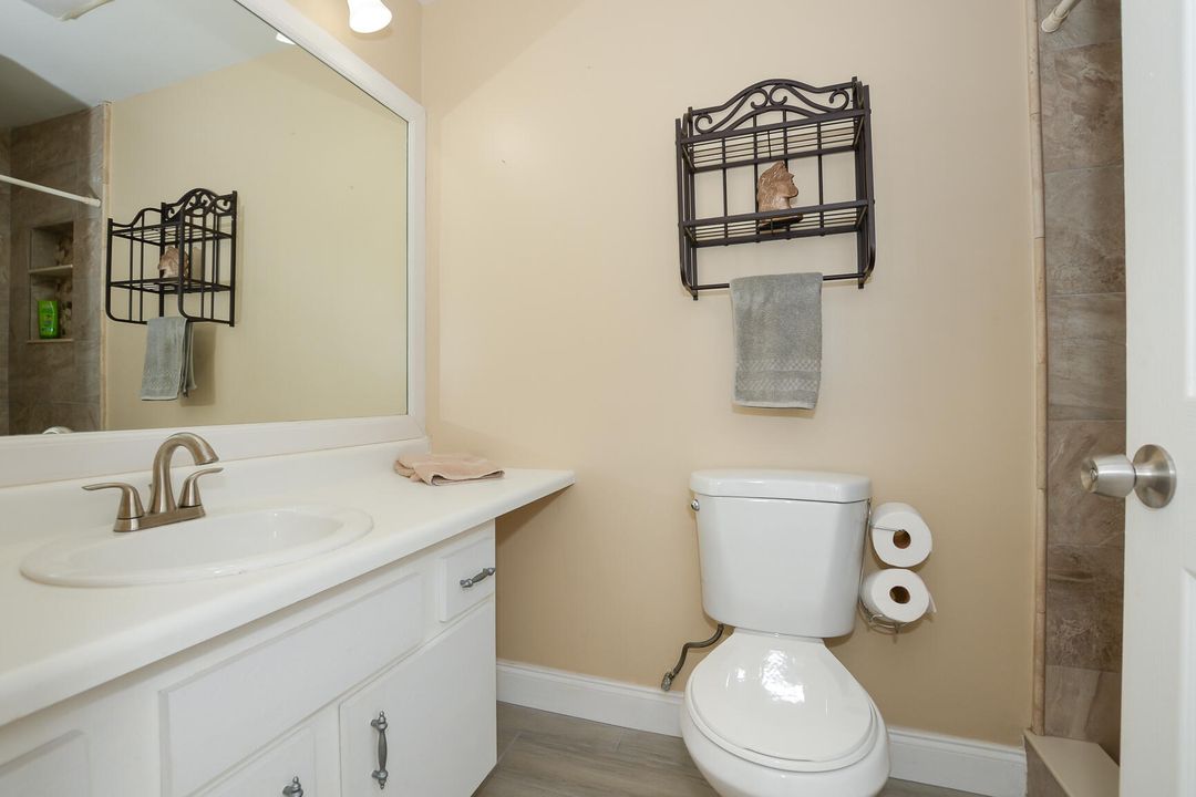 For Sale: $298,000 (2 beds, 2 baths, 1184 Square Feet)