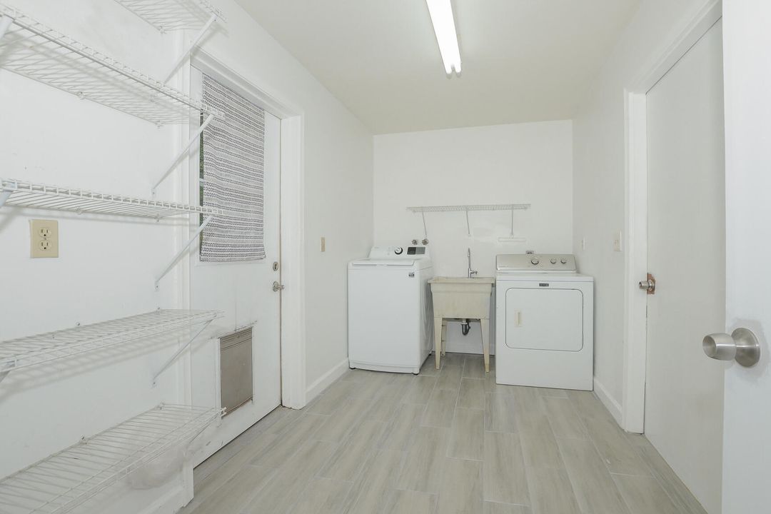 For Sale: $298,000 (2 beds, 2 baths, 1184 Square Feet)