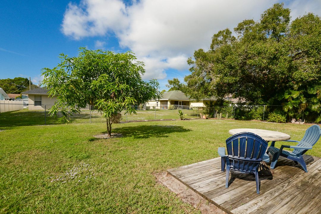 For Sale: $298,000 (2 beds, 2 baths, 1184 Square Feet)