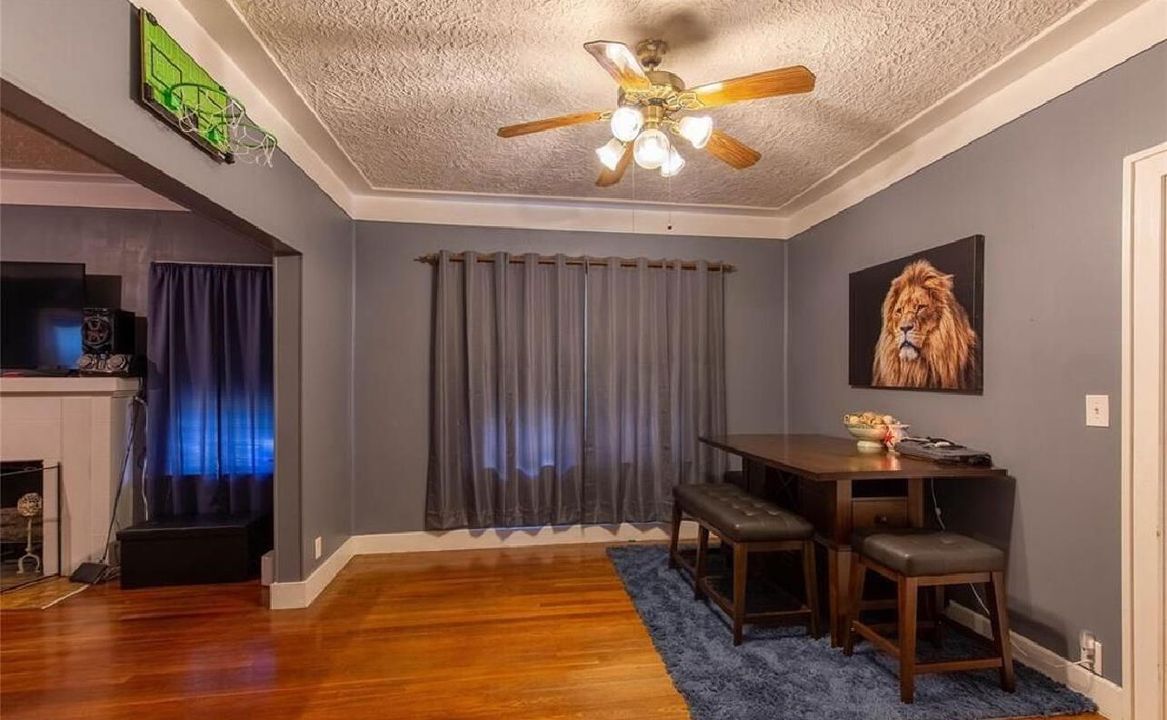 For Sale: $350,000 (3 beds, 1 baths, 1090 Square Feet)