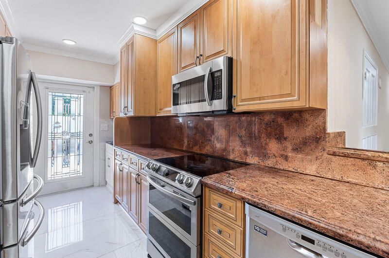 待售: $625,000 (5 贝兹, 3 浴室, 1852 平方英尺)