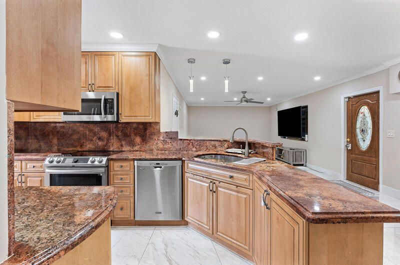 待售: $625,000 (5 贝兹, 3 浴室, 1852 平方英尺)