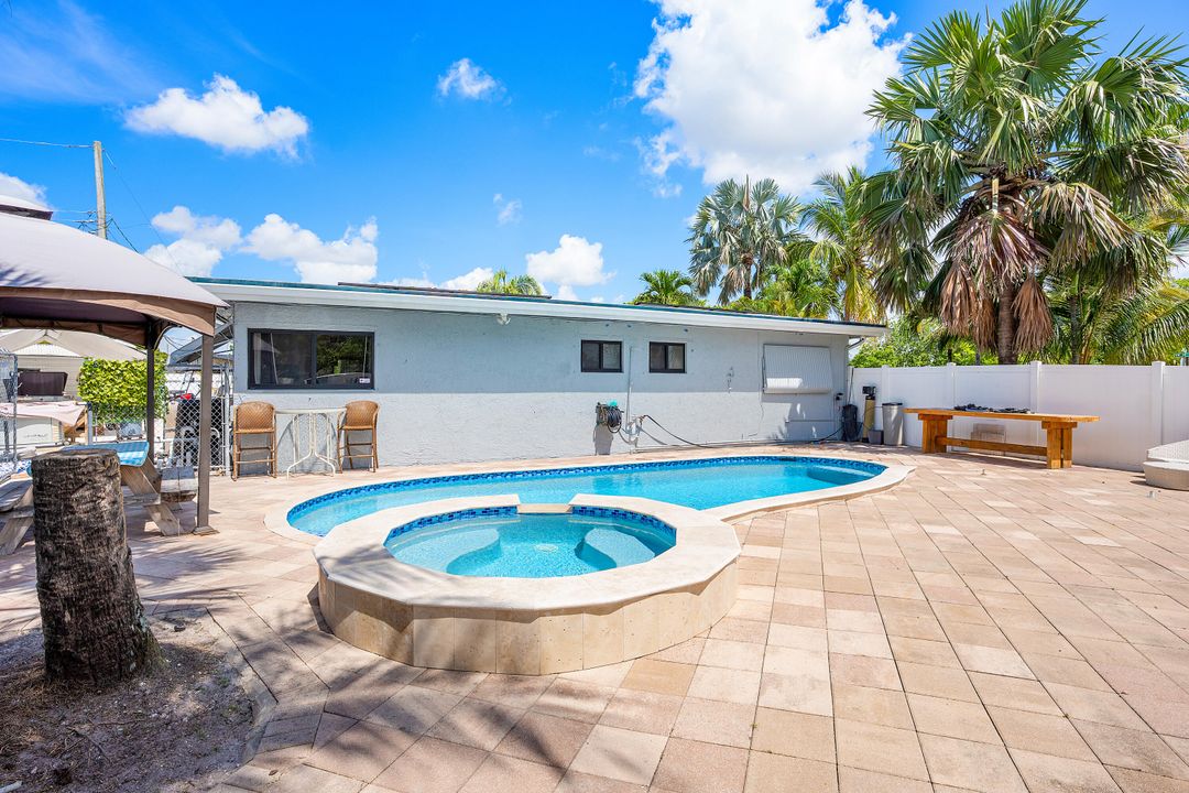 待售: $625,000 (5 贝兹, 3 浴室, 1852 平方英尺)