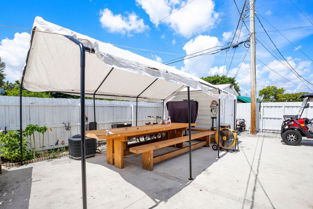 待售: $625,000 (5 贝兹, 3 浴室, 1852 平方英尺)