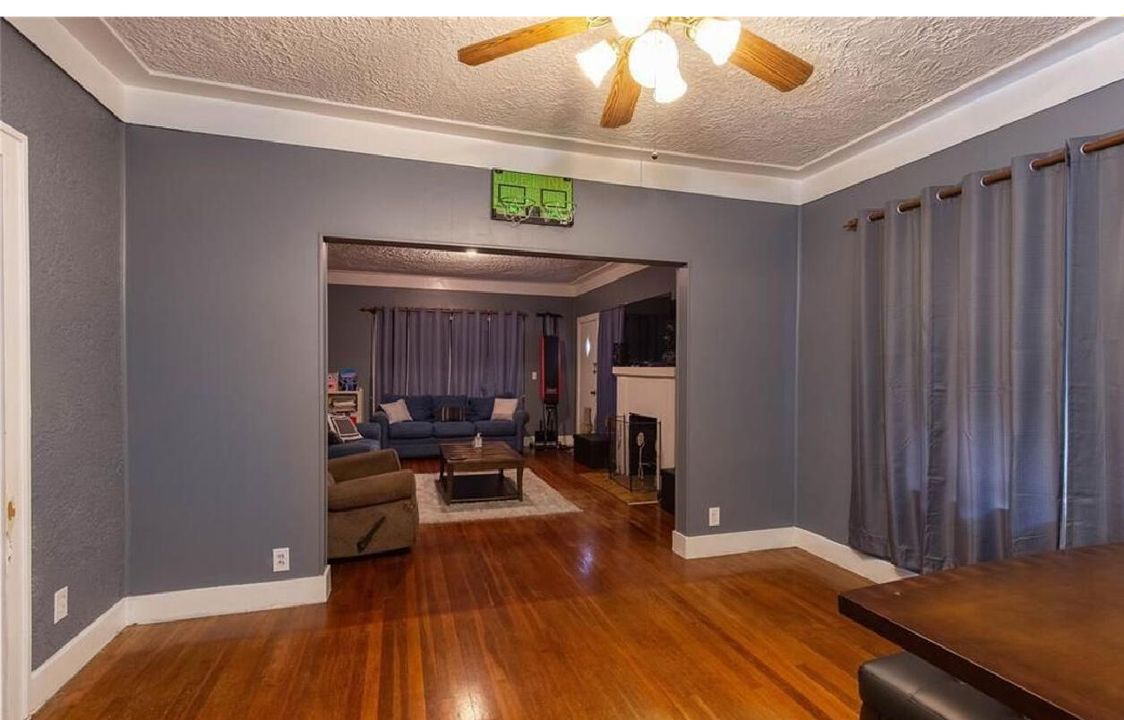 For Sale: $350,000 (3 beds, 1 baths, 1090 Square Feet)