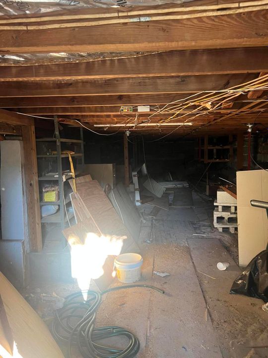 For Sale: $350,000 (3 beds, 1 baths, 1090 Square Feet)