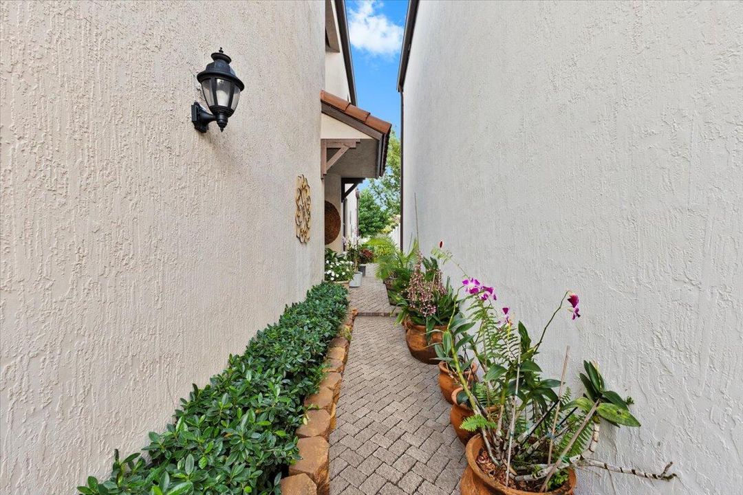 For Sale: $539,900 (4 beds, 3 baths, 2161 Square Feet)