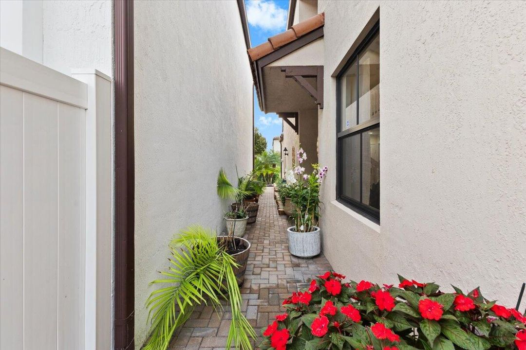 For Sale: $539,900 (4 beds, 3 baths, 2161 Square Feet)