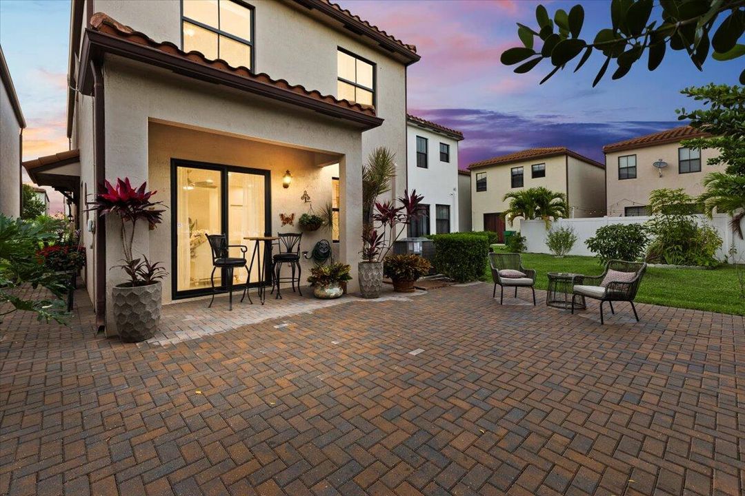 For Sale: $539,900 (4 beds, 3 baths, 2161 Square Feet)