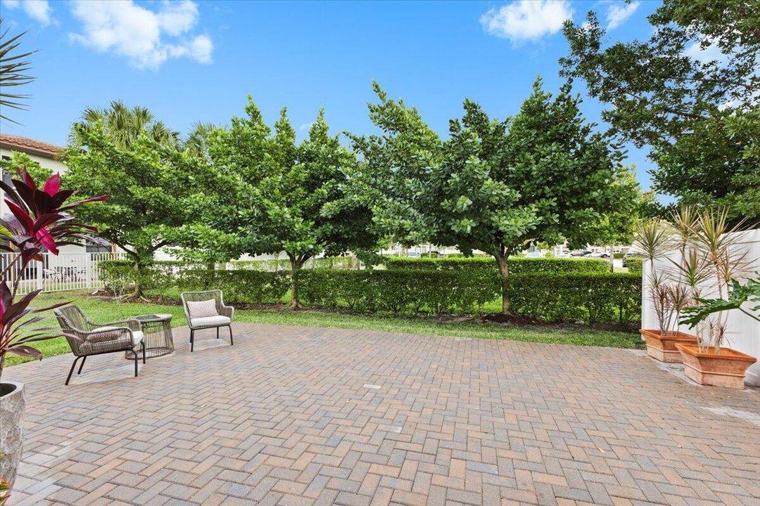 For Sale: $539,900 (4 beds, 3 baths, 2161 Square Feet)