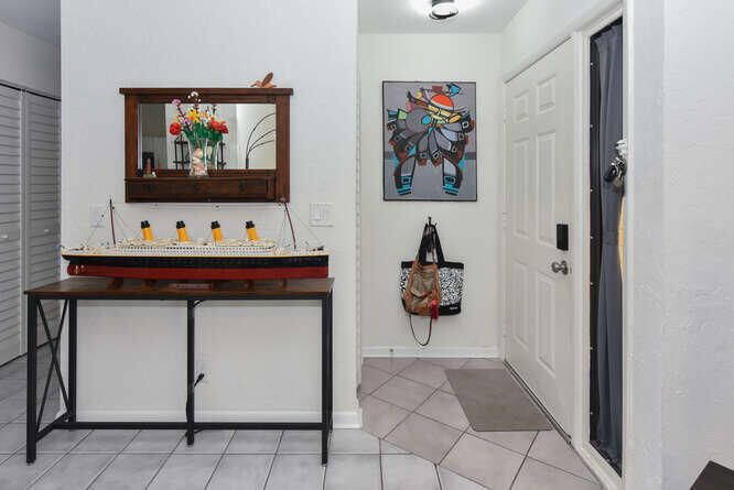 For Rent: $2,950 (2 beds, 2 baths, 1092 Square Feet)