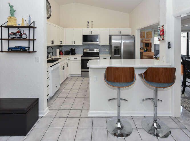 For Rent: $2,950 (2 beds, 2 baths, 1092 Square Feet)