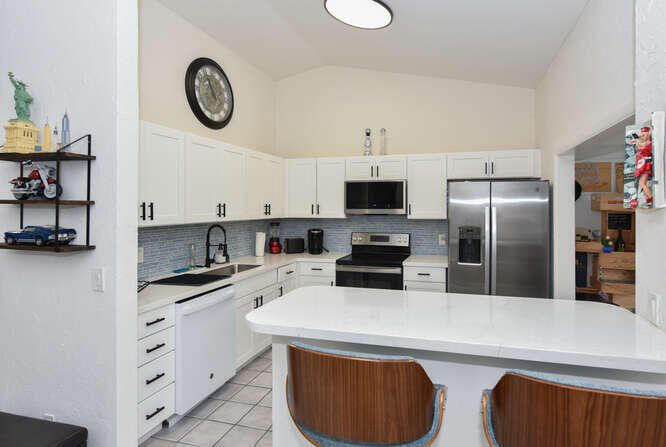 For Rent: $2,950 (2 beds, 2 baths, 1092 Square Feet)