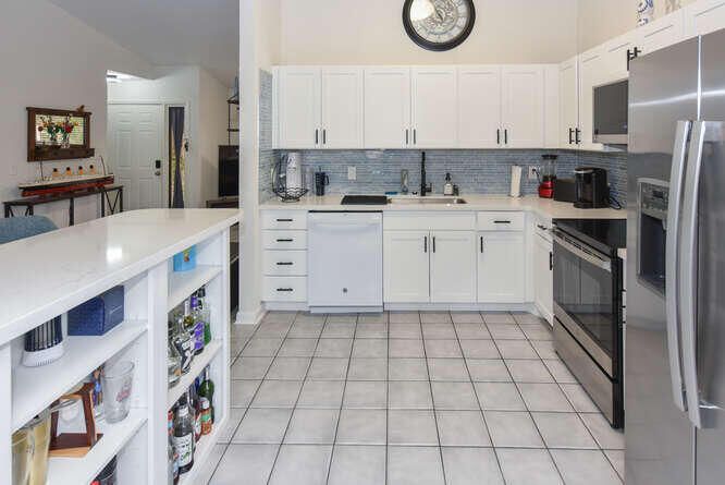 For Rent: $2,950 (2 beds, 2 baths, 1092 Square Feet)