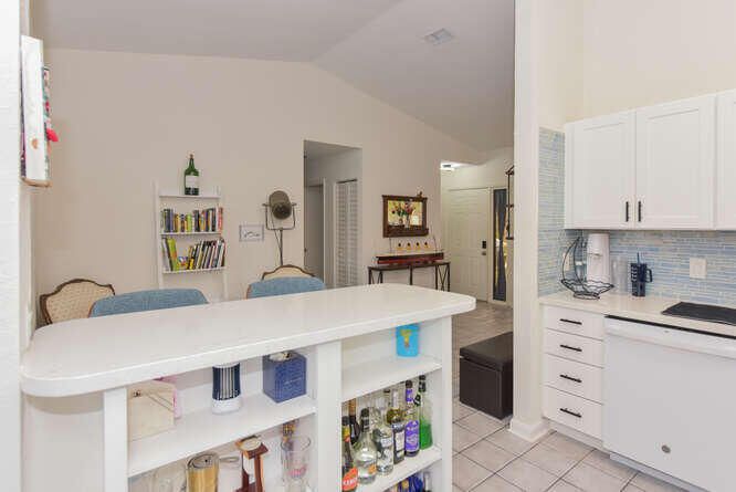 For Rent: $2,950 (2 beds, 2 baths, 1092 Square Feet)