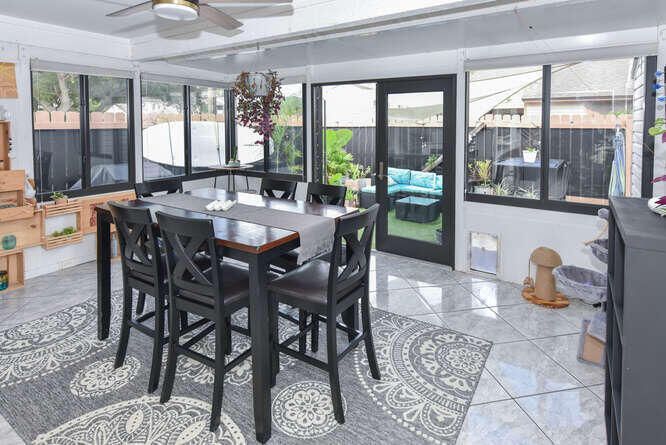 For Rent: $2,950 (2 beds, 2 baths, 1092 Square Feet)