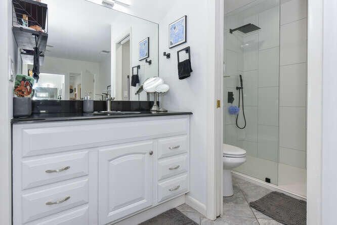 For Rent: $2,950 (2 beds, 2 baths, 1092 Square Feet)