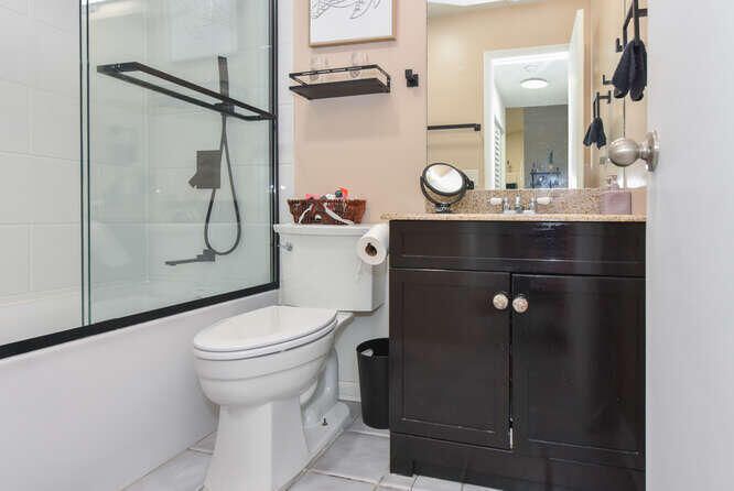 For Rent: $2,950 (2 beds, 2 baths, 1092 Square Feet)