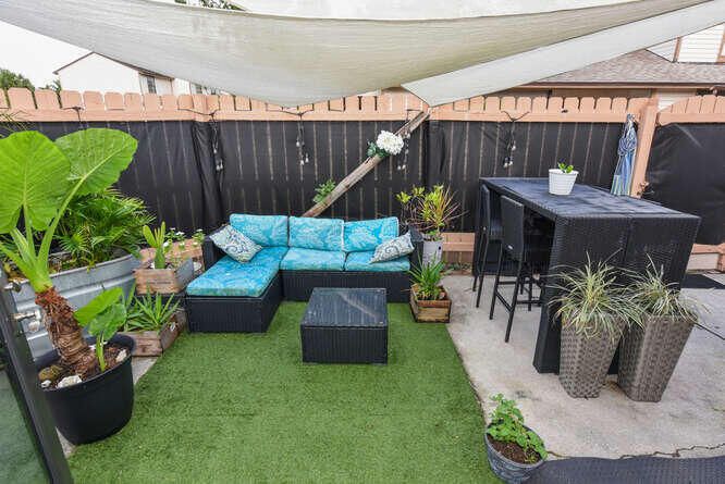 For Rent: $2,950 (2 beds, 2 baths, 1092 Square Feet)