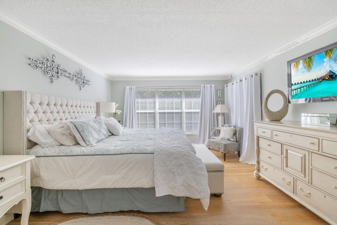 For Sale: $849,000 (2 beds, 2 baths, 1712 Square Feet)