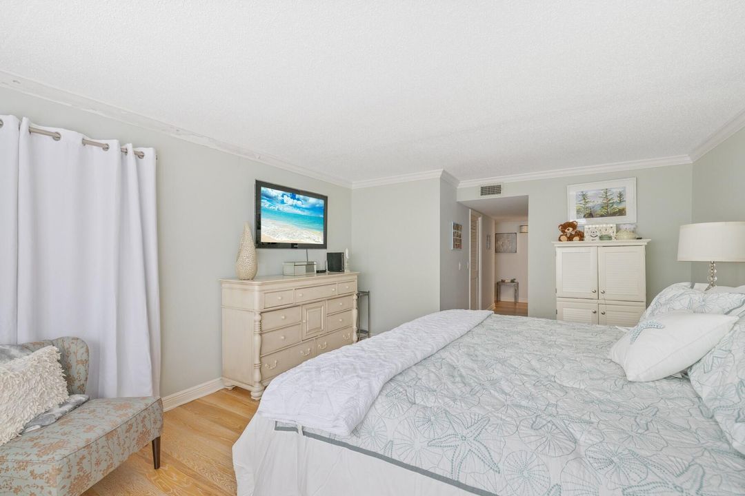 For Sale: $849,000 (2 beds, 2 baths, 1712 Square Feet)