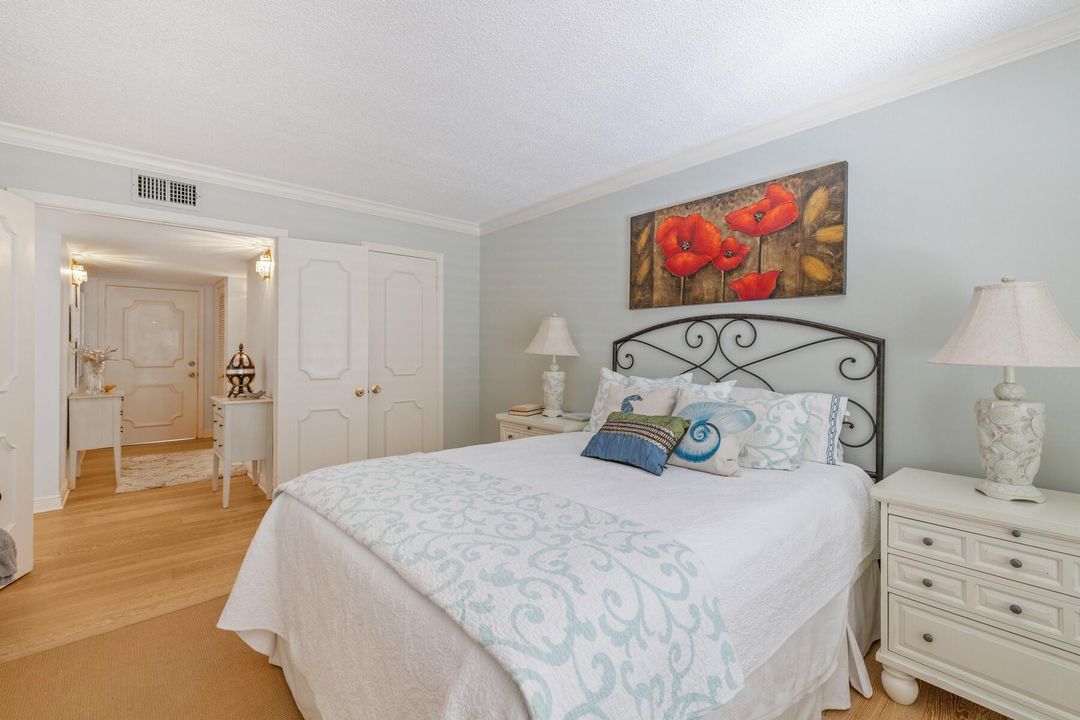 For Sale: $849,000 (2 beds, 2 baths, 1712 Square Feet)