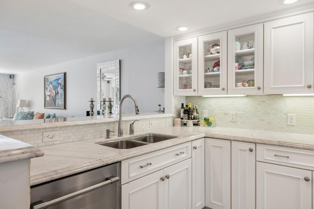 For Sale: $849,000 (2 beds, 2 baths, 1712 Square Feet)