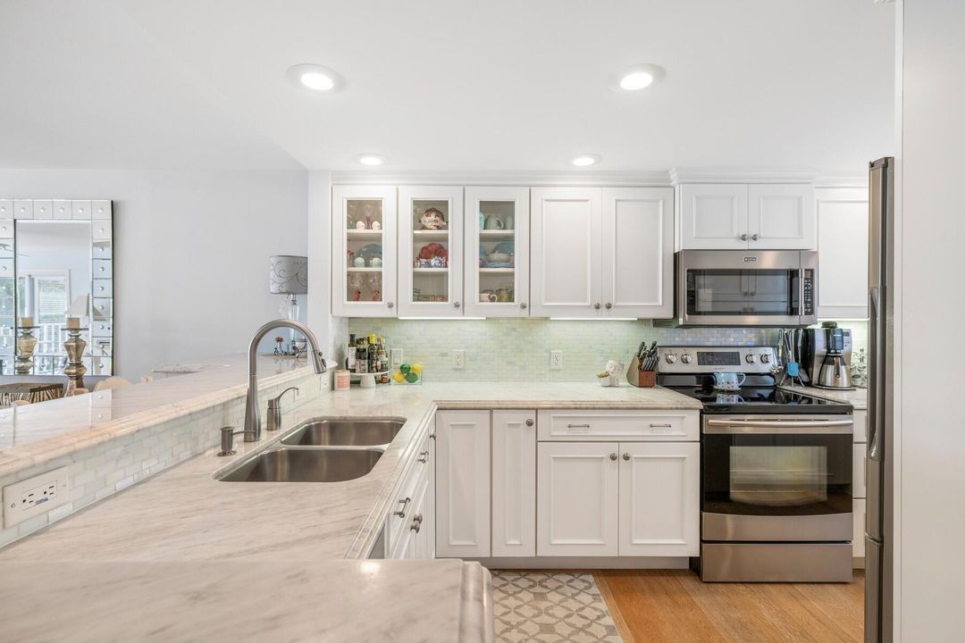 For Sale: $849,000 (2 beds, 2 baths, 1712 Square Feet)