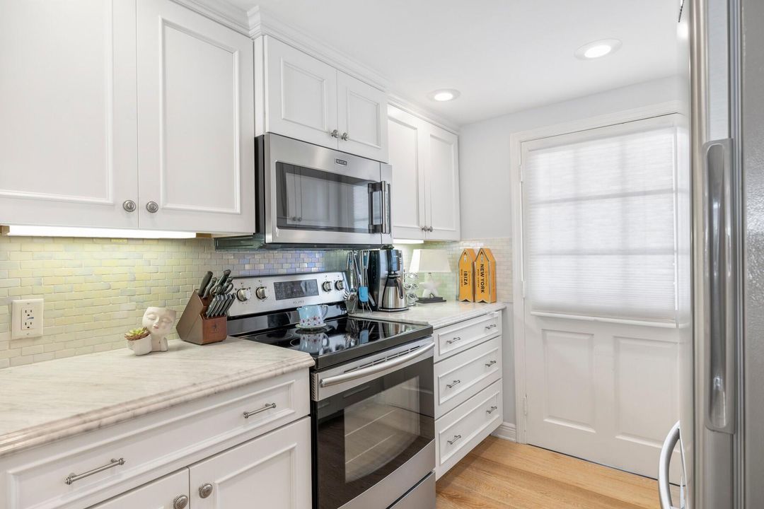 For Sale: $849,000 (2 beds, 2 baths, 1712 Square Feet)