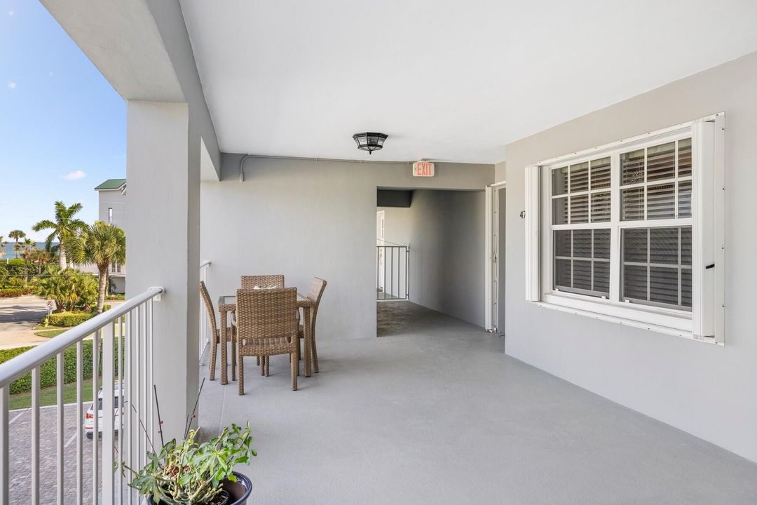 For Sale: $849,000 (2 beds, 2 baths, 1712 Square Feet)