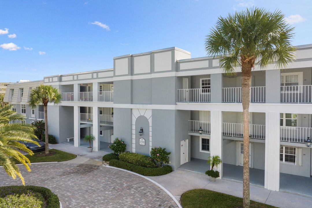 For Sale: $849,000 (2 beds, 2 baths, 1712 Square Feet)