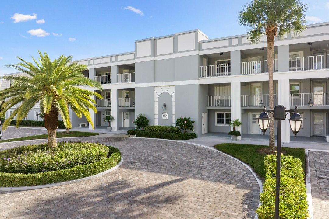 For Sale: $849,000 (2 beds, 2 baths, 1712 Square Feet)