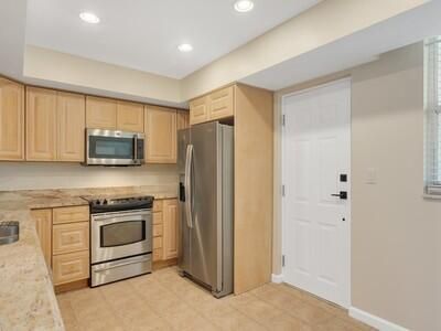 For Sale: $799,000 (2 beds, 2 baths, 1980 Square Feet)