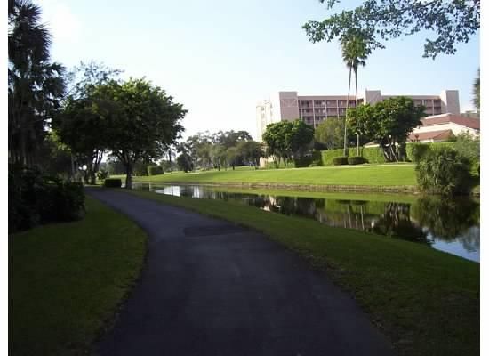 For Rent: $2,995 (2 beds, 2 baths, 1060 Square Feet)