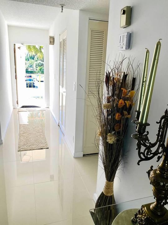 For Rent: $2,995 (2 beds, 2 baths, 1060 Square Feet)