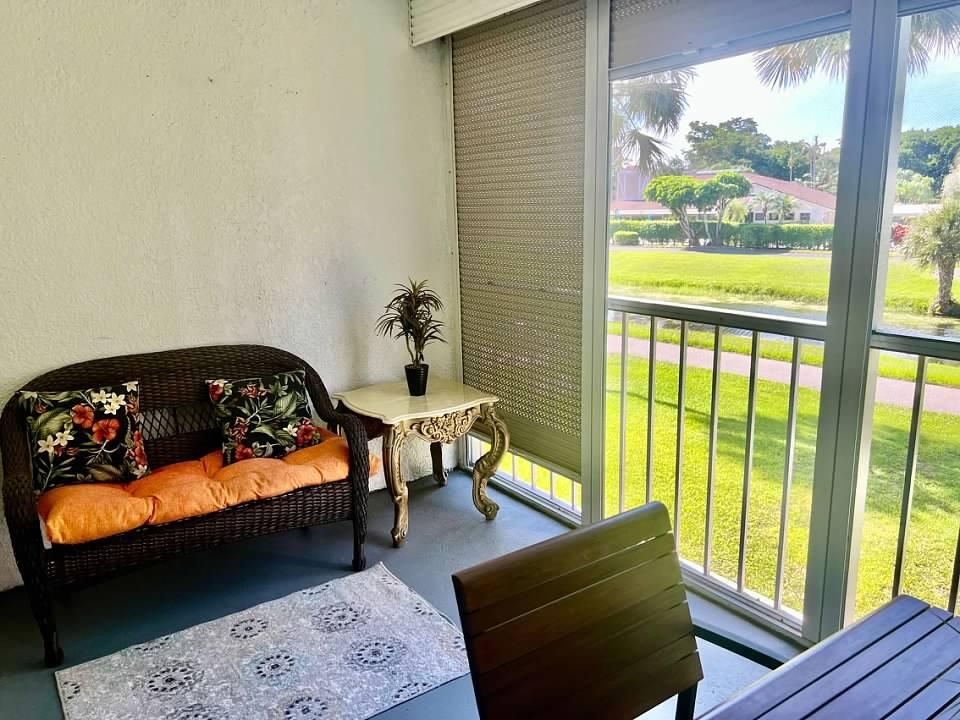 For Rent: $2,995 (2 beds, 2 baths, 1060 Square Feet)