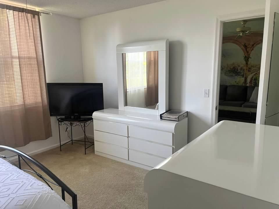 For Rent: $2,995 (2 beds, 2 baths, 1060 Square Feet)