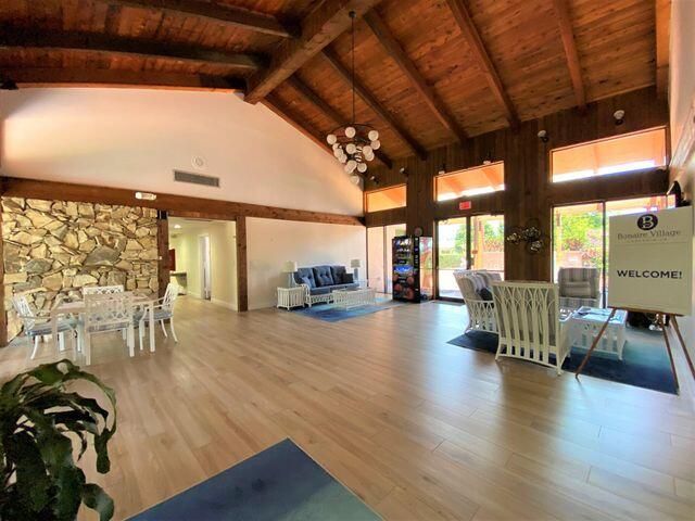 For Rent: $2,995 (2 beds, 2 baths, 1060 Square Feet)