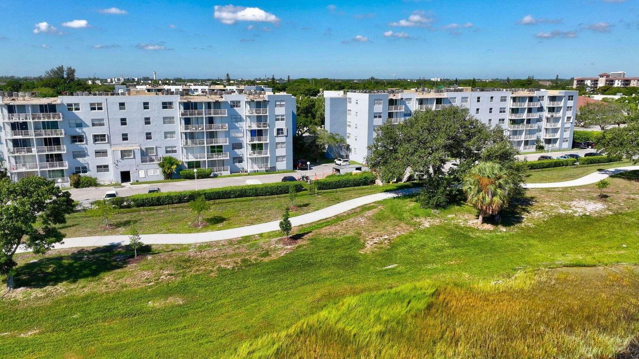 For Rent: $1,485 (1 beds, 1 baths, 704 Square Feet)