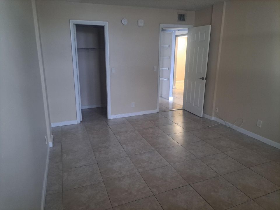 For Rent: $1,485 (1 beds, 1 baths, 704 Square Feet)
