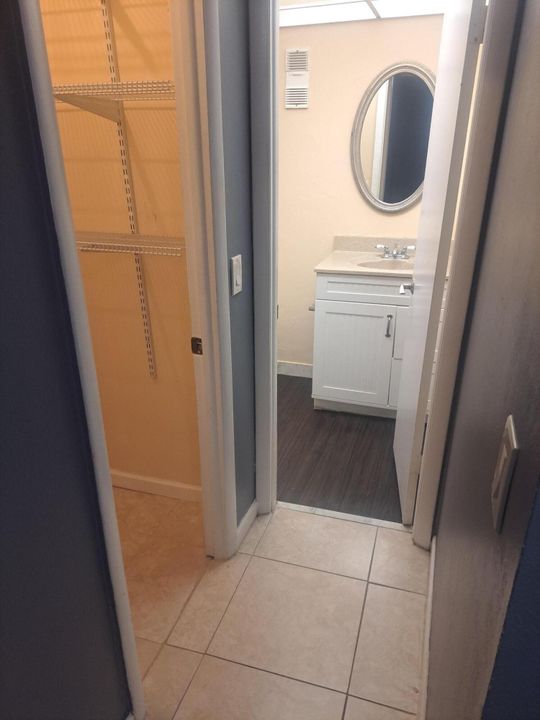 For Rent: $1,485 (1 beds, 1 baths, 704 Square Feet)