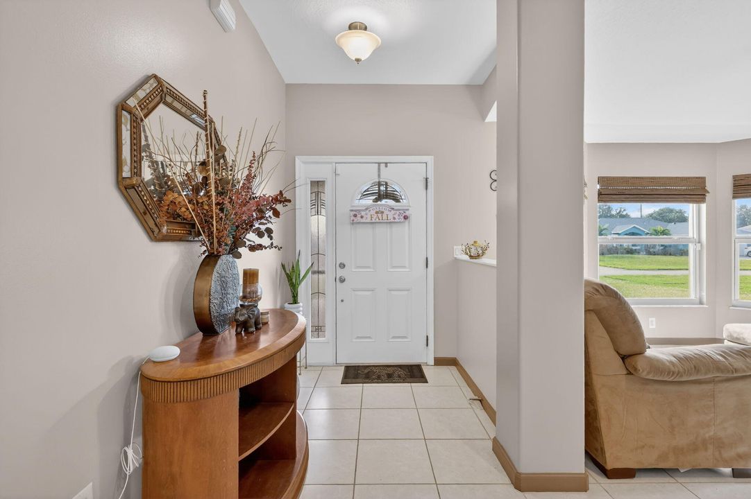 待售: $440,000 (3 贝兹, 2 浴室, 2006 平方英尺)