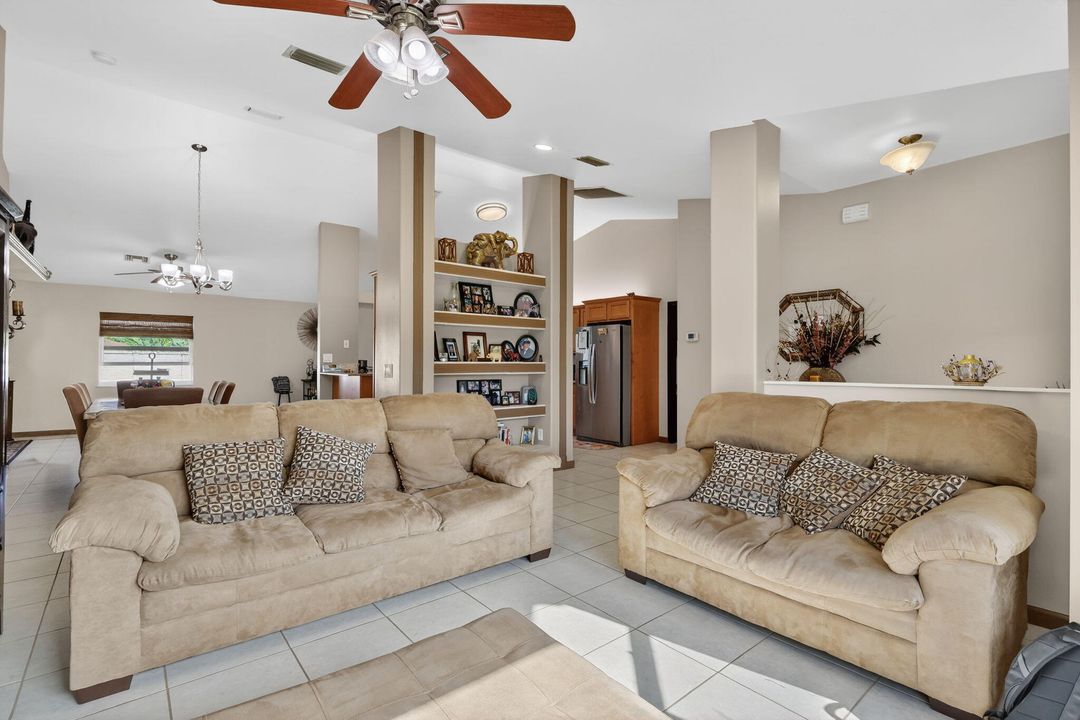 待售: $440,000 (3 贝兹, 2 浴室, 2006 平方英尺)