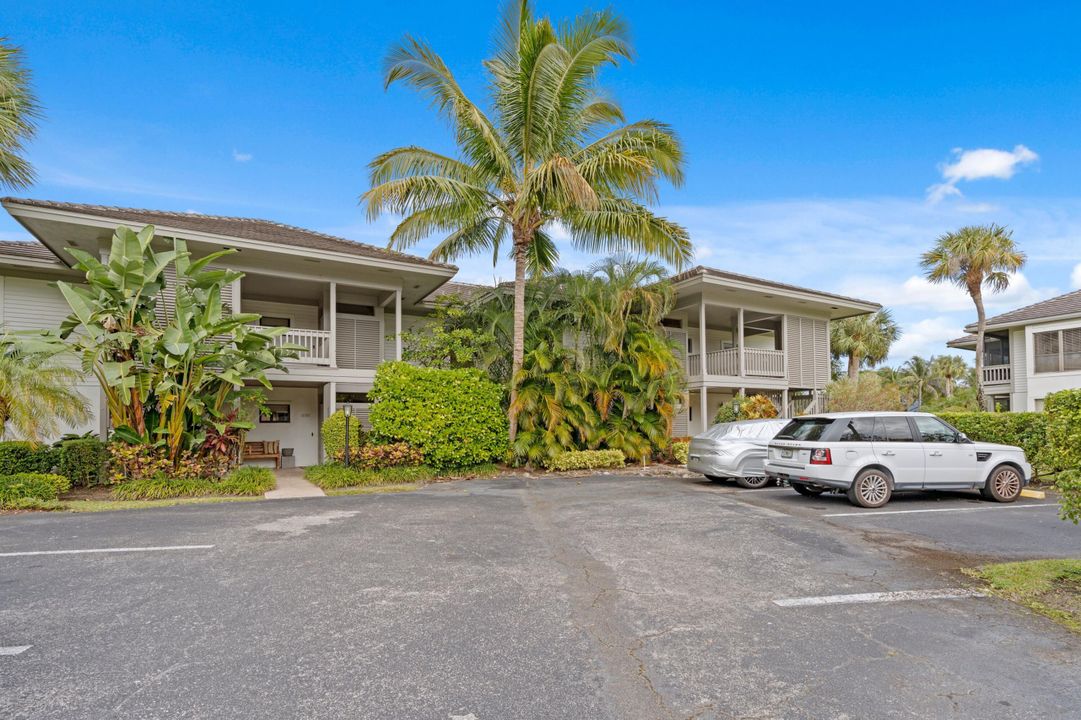 For Sale: $680,000 (2 beds, 2 baths, 1350 Square Feet)