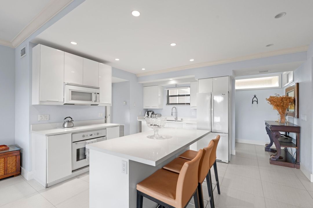 For Sale: $680,000 (2 beds, 2 baths, 1350 Square Feet)