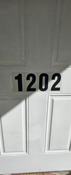 For Rent: $2,300 (4 beds, 2 baths, 1298 Square Feet)