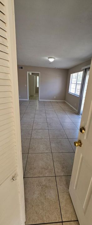 For Rent: $2,300 (4 beds, 2 baths, 1298 Square Feet)