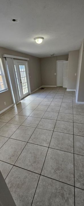 For Rent: $2,300 (4 beds, 2 baths, 1298 Square Feet)