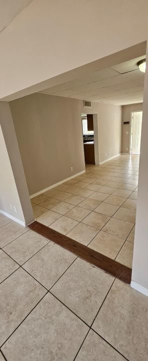 For Rent: $2,300 (4 beds, 2 baths, 1298 Square Feet)